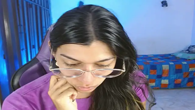 engielphoenis14 online show from November 15, 2025, 2:48 am