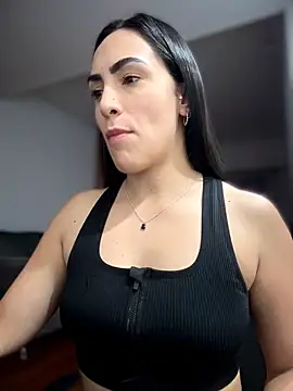 alessandra-a online show from April 17, 2026, 11:40 pm