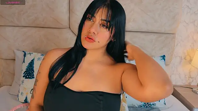 Snapshot of amatista__smith chatting on December 15, 2025, 9:09 pm amatista smith online show from December 15, 2025, 9:09 pm