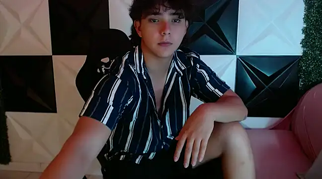 Snapshot of Dani_cumboy chatting on February 13, 2025, 2:12 am Dani cumboy online show from February 13, 2025, 2:12 am