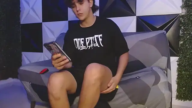 Snapshot of Dani_cumboy chatting on March 9, 2025, 3:01 am Dani cumboy online show from March 9, 2025, 3:01 am