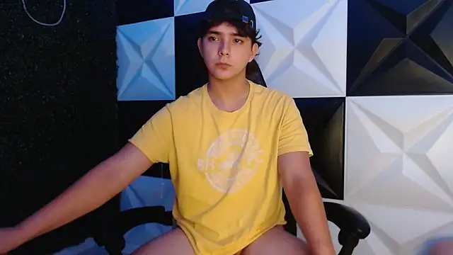 Snapshot of Dani_cumboy chatting on February 27, 2025, 7:30 am Dani cumboy online show from February 27, 2025, 7:30 am