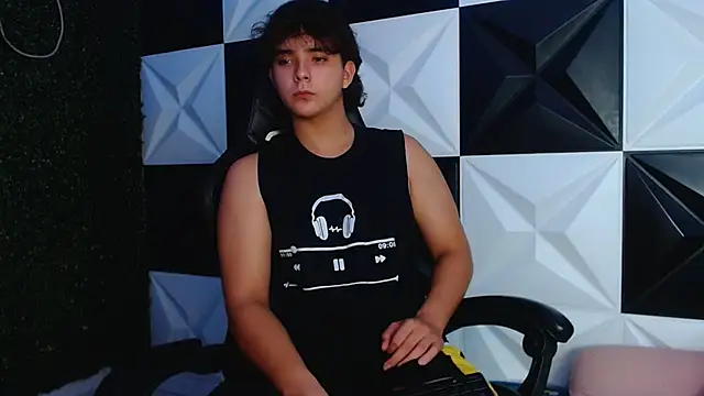 Snapshot of Dani_cumboy chatting on March 1, 2025, 3:53 am Dani cumboy online show from March 1, 2025, 3:53 am