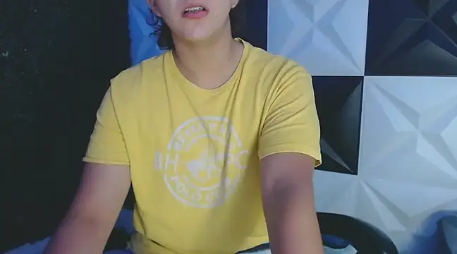 Snapshot of Dani_cumboy chatting on March 13, 2025, 1:21 am Dani cumboy online show from March 13, 2025, 1:21 am