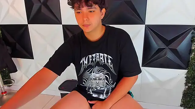 Snapshot of Dani_cumboy chatting on October 23, 2025, 3:32 pm Dani cumboy online show from October 23, 2025, 3:32 pm