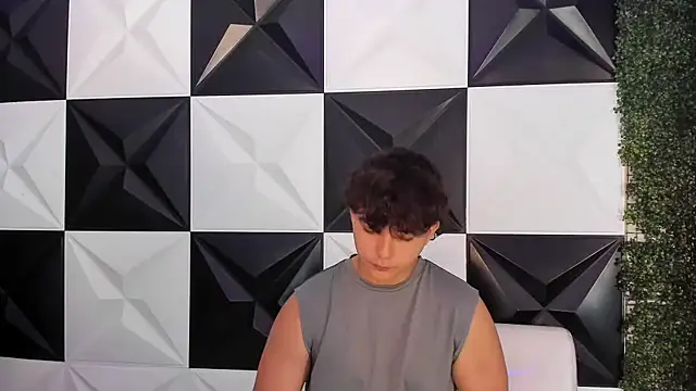 Snapshot of Dani_cumboy chatting on November 6, 2025, 1:59 pm Dani cumboy online show from November 6, 2025, 1:59 pm