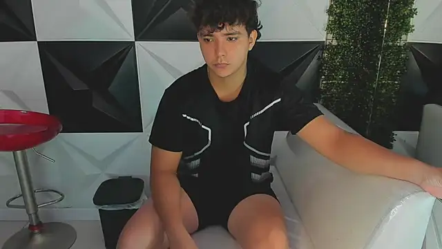 Snapshot of Dani_cumboy chatting on October 14, 2025, 2:28 pm Dani cumboy online show from October 14, 2025, 2:28 pm