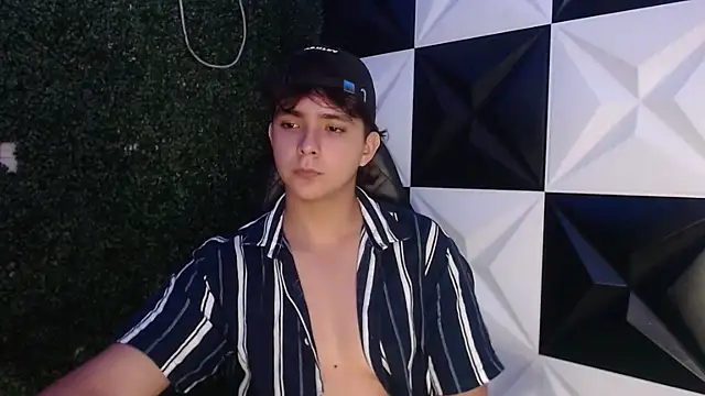 Snapshot of Dani_cumboy chatting on February 24, 2025, 4:49 am Dani cumboy online show from February 24, 2025, 4:49 am