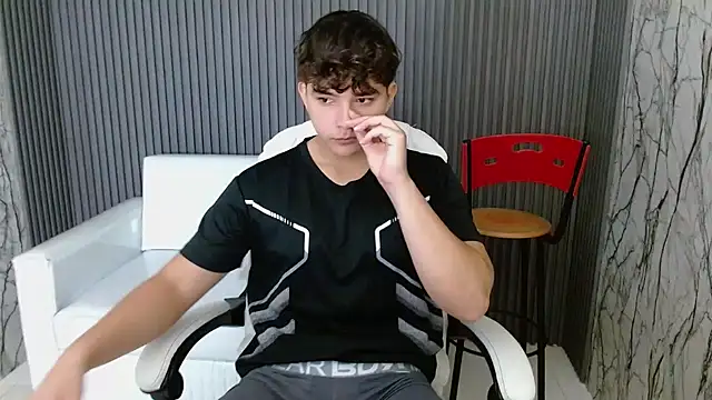 Snapshot of Dani_cumboy chatting on September 27, 2025, 1:17 pm Dani cumboy online show from September 27, 2025, 1:17 pm