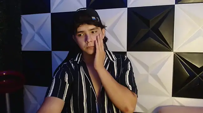 Snapshot of Dani_cumboy chatting on February 21, 2025, 7:23 am Dani cumboy online show from February 21, 2025, 7:23 am