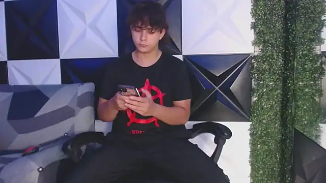 Snapshot of Dani_cumboy chatting on March 15, 2025, 3:40 am Dani cumboy online show from March 15, 2025, 3:40 am