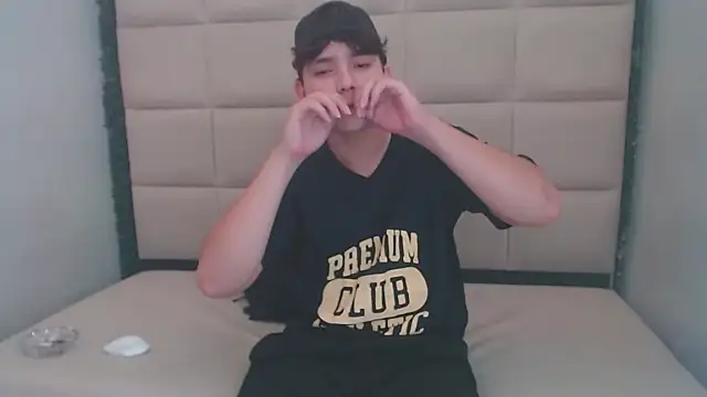 Snapshot of Dani_cumboy chatting on March 15, 2025, 11:28 pm Dani cumboy online show from March 15, 2025, 11:28 pm