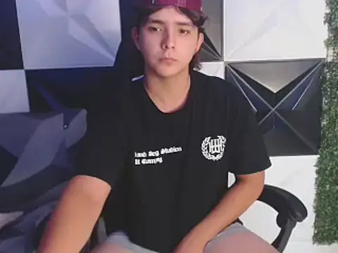 Snapshot of Dani_cumboy chatting on March 20, 2025, 9:26 am Dani cumboy online show from March 20, 2025, 9:26 am