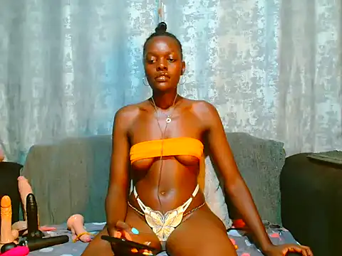 VANESAAMBER23 online show from November 12, 2025, 7:29 pm