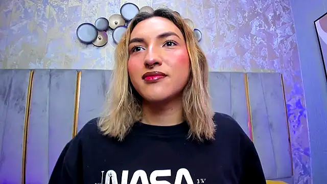 TomLondon  online show from November 23, 2025, 12:04 pm