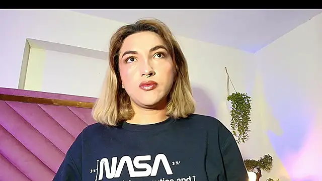 TomLondon  online show from September 24, 2025, 11:06 am