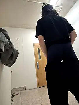 Lilsmokeshow017 online show from November 7, 2025, 2:49 am