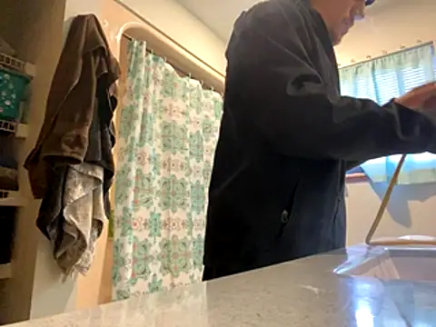 Lilsmokeshow017 online show from October 19, 2025, 7:05 pm