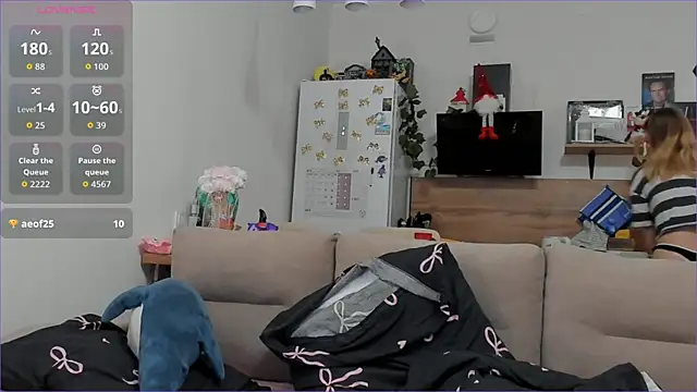 Girl alone home online show from February 6, 2026, 3:52 pm