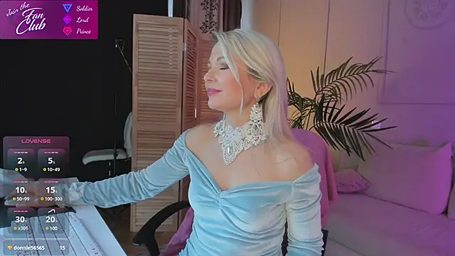 Gloria Lovely online show from March 14, 2025, 2:08 pm