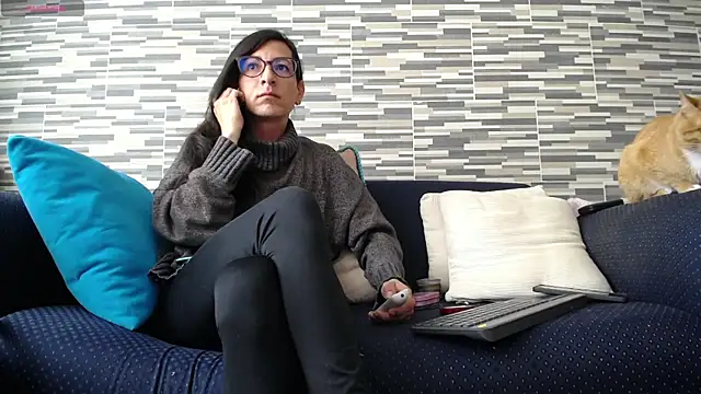 VioletaGomezCo online show from December 4, 2025, 3:33 pm