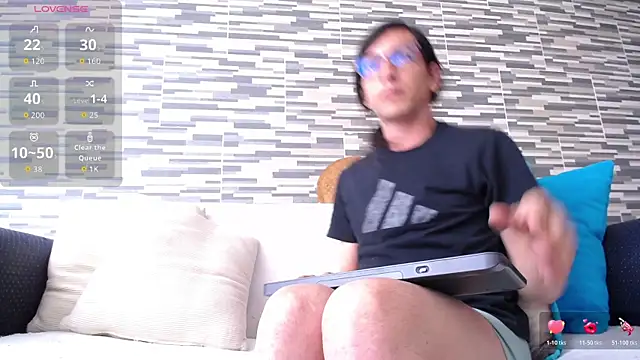 VioletaGomezCo online show from October 31, 2025, 1:52 pm