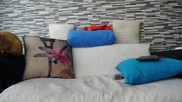 VioletaGomezCo online show from October 16, 2025, 12:35 pm