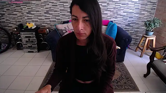 VioletaGomezCo online show from May 18, 2026, 1:16 pm