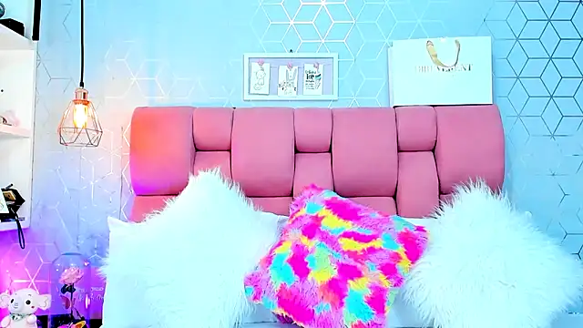 Zoebraham online show from December 17, 2025, 9:20 pm