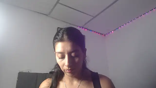 BrittanyDiaz online show from October 21, 2025, 8:19 pm