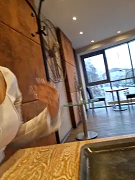 Snapshot of LydiaMaus96 chatting on December 14, 2024, 9:29 am LydiaMaus96 online show from December 14, 2024, 9:29 am