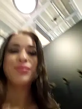 Snapshot of LydiaMaus96 chatting on December 18, 2024, 1:45 pm LydiaMaus96 online show from December 18, 2024, 1:45 pm