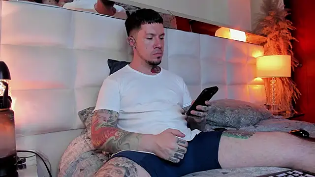 Adam tatto online show from November 19, 2025, 2:22 am