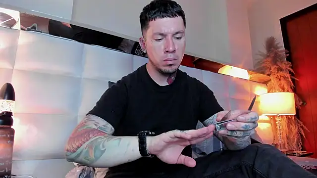 Adam tatto online show from November 25, 2025, 4:13 am