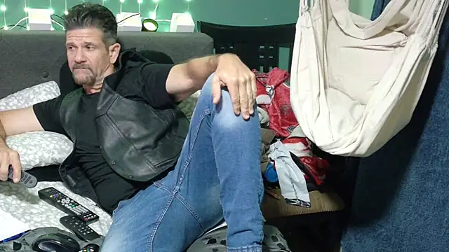 Snapshot of allenspuninfla chatting on February 27, 2025, 11:15 pm allenspuninfla online show from February 27, 2025, 11:15 pm