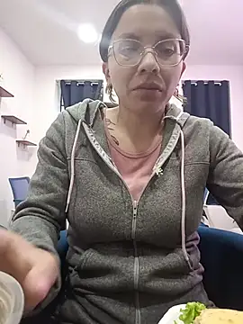 Snapshot of karlamorris_ chatting on October 23, 2025, 1:43 pm karlamorris online show from October 23, 2025, 1:43 pm