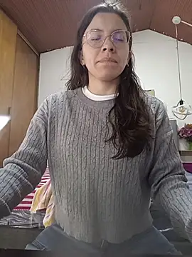 karlamorris  online show from January 13, 2026, 1:26 pm