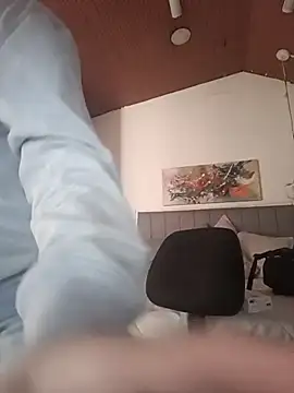 Snapshot of karlamorris_ chatting on December 15, 2025, 1:50 pm karlamorris online show from December 15, 2025, 1:50 pm