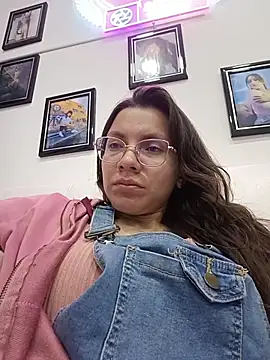 Snapshot of karlamorris_ chatting on November 15, 2025, 4:44 pm karlamorris online show from November 15, 2025, 4:44 pm