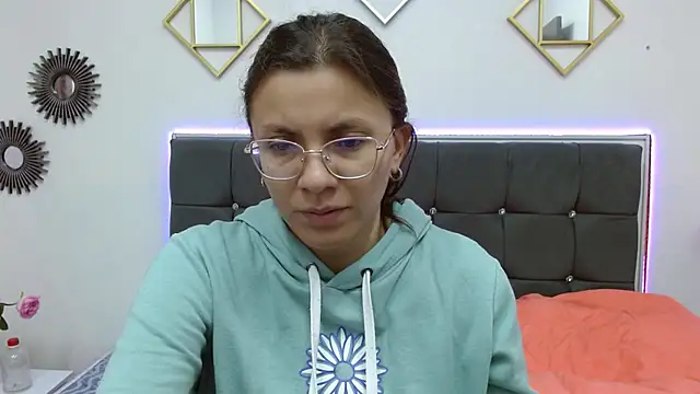 Snapshot of karlamorris_ chatting on March 12, 2025, 2:12 pm karlamorris online show from March 12, 2025, 2:12 pm