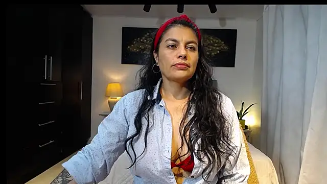 Lust Mom41 online show from March 12, 2026, 10:36 pm