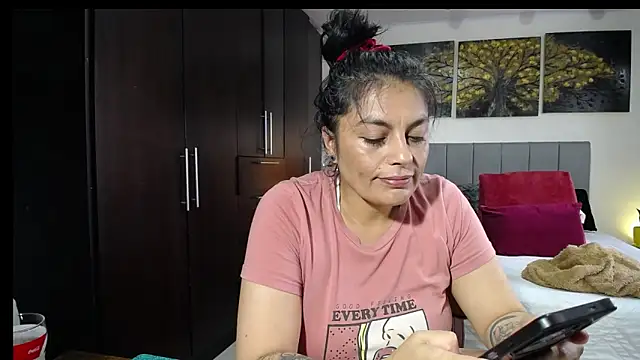 Snapshot of Lust_Mom41 chatting on March 20, 2026, 6:20 pm Lust Mom41 online show from March 20, 2026, 6:20 pm