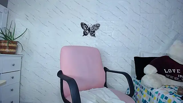 Saritatellez online show from December 11, 2024, 10:06 pm