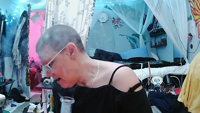 Snapshot of juscjen chatting on February 13, 2026, 12:27 pm juscjen online show from February 13, 2026, 12:27 pm