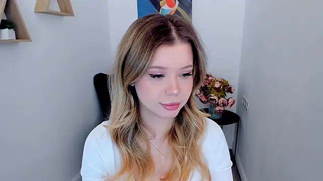 FollowLovee online show from March 24, 2026, 3:39 am