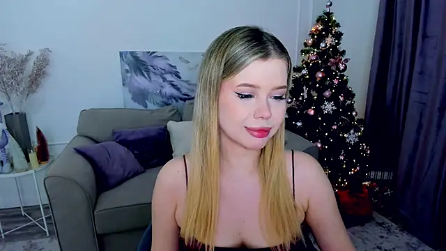 FollowLovee online show from December 5, 2025, 7:45 pm