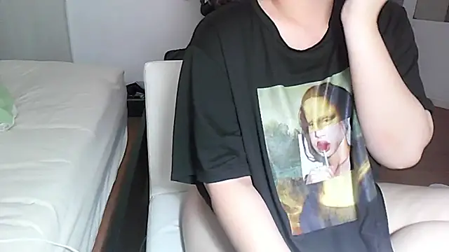 Snapshot of iamMalixxx chatting on February 14, 2026, 12:05 pm iamMalixxx online show from February 14, 2026, 12:05 pm