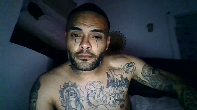 Snapshot of Houstonslong1 chatting on January 16, 2025, 4:38 am Houstonslong1 online show from January 16, 2025, 4:38 am