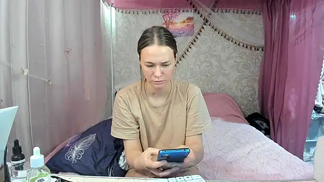 Snapshot of leila_bambi_ chatting on July 6, 2026, 4:30 am leila bambi online show from July 6, 2026, 4:30 am