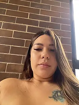 Snapshot of Latina_vanessa chatting on June 19, 2026, 7:20 pm Latina vanessa online show from June 19, 2026, 7:20 pm